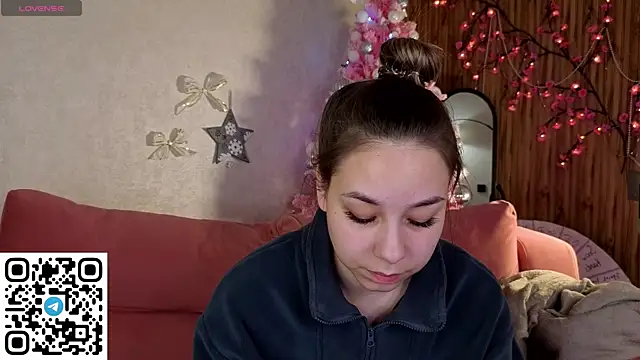 Al1ice Moures online show from January 7, 2026, 1:19 am