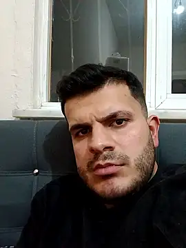 kadiirsekercii online show from December 19, 2025, 12:28 am