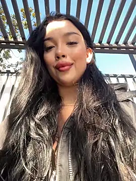 kiss Lissa online show from November 3, 2025, 11:44 am