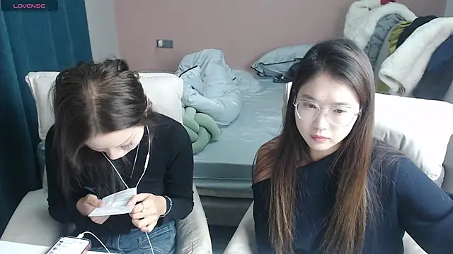 redrose520 online show from November 23, 2025, 11:43 am