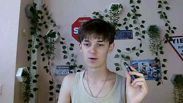 Snapshot of Hoot_Dude_ chatting on October 5, 2025, 1:20 pm Hoot Dude online show from October 5, 2025, 1:20 pm