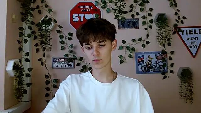 Snapshot of Hoot_Dude_ chatting on October 8, 2025, 1:20 pm Hoot Dude online show from October 8, 2025, 1:20 pm