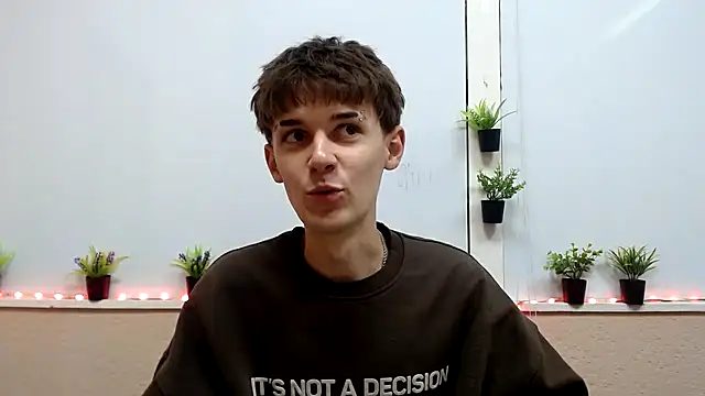 Snapshot of Hoot_Dude_ chatting on October 28, 2025, 2:31 pm Hoot Dude online show from October 28, 2025, 2:31 pm