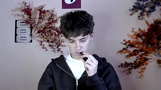 Snapshot of Hoot_Dude_ chatting on November 4, 2025, 12:04 pm Hoot Dude online show from November 4, 2025, 12:04 pm