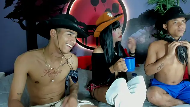 Snapshot of Bi_Loverss chatting on September 28, 2025, 5:40 pm Bi Loverss online show from September 28, 2025, 5:40 pm