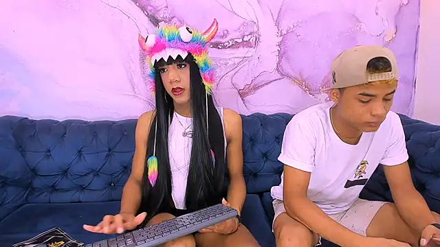 Snapshot of Bi_Loverss chatting on October 7, 2025, 10:34 am Bi Loverss online show from October 7, 2025, 10:34 am