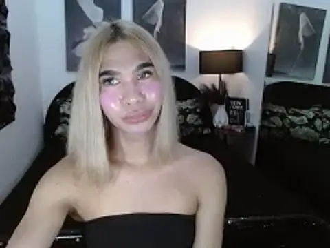 Snapshot of julietdelaveigne chatting on October 15, 2025, 11:21 am julietdelaveigne online show from October 15, 2025, 11:21 am