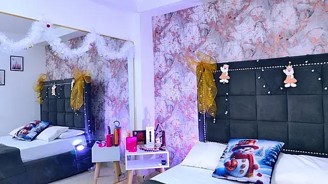 Snapshot of Aliss_Star chatting on December 16, 2025, 12:21 pm Aliss Star online show from December 16, 2025, 12:21 pm