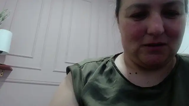Snapshot of SweetRouse__ chatting on October 10, 2025, 1:54 pm SweetRouse online show from October 10, 2025, 1:54 pm