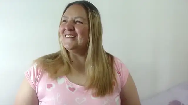Snapshot of SweetRouse__ chatting on October 21, 2025, 1:45 pm SweetRouse online show from October 21, 2025, 1:45 pm