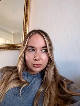 Snapshot of BarbieDolly_x chatting on October 9, 2025, 3:54 pm BarbieDolly x online show from October 9, 2025, 3:54 pm