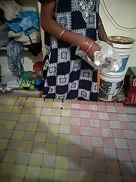 Snapshot of ARTIR1 chatting on October 20, 2025, 9:10 am ARTIR1 online show from October 20, 2025, 9:10 am