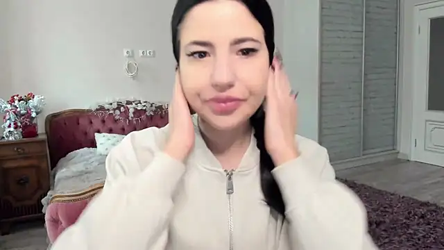 Malibu J online show from December 23, 2025, 9:18 am