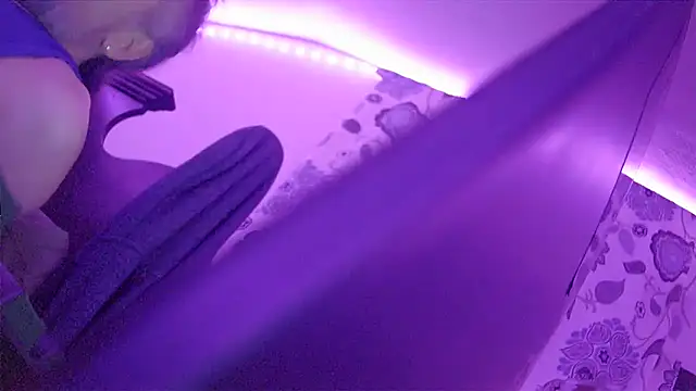 HippieDad333 online show from December 16, 2025, 11:54 pm