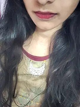 Snapshot of Queen-Bee143 chatting on February 10, 2026, 6:50 am Queen-Bee143 online show from February 10, 2026, 6:50 am