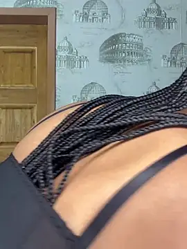 Snapshot of Bellabootie chatting on May 10, 2026, 8:58 pm Bellabootie online show from May 10, 2026, 8:58 pm