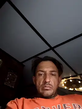 Snapshot of Grockham chatting on November 1, 2025, 10:17 am Grockham online show from November 1, 2025, 10:17 am