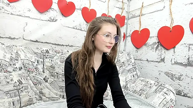 Snapshot of Shyly_Lisa chatting on September 28, 2025, 1:11 am Shyly Lisa online show from September 28, 2025, 1:11 am