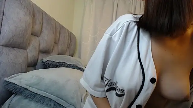 little-bunny- online show from November 20, 2025, 2:34 am