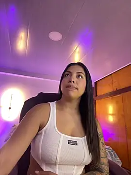 kloe28 online show from September 27, 2025, 4:06 am