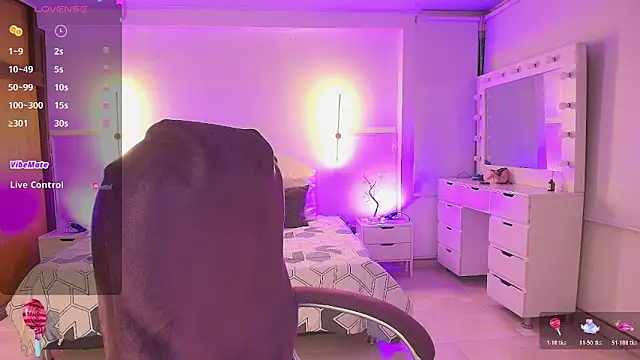 kloe28 online show from April 19, 2026, 3:50 am