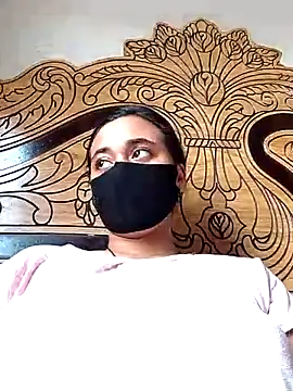 Love Queen11 online show from September 26, 2025, 5:44 am