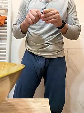 Italianofirenze online show from October 14, 2025, 9:15 pm