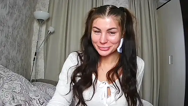 Lorimaya online show from October 25, 2025, 10:23 am