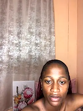 Caramel102004 online show from October 15, 2025, 5:57 pm