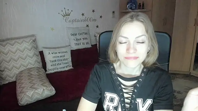 Snapshot of Tiffany_Bates chatting on October 8, 2025, 3:15 am Tiffany Bates online show from October 8, 2025, 3:15 am