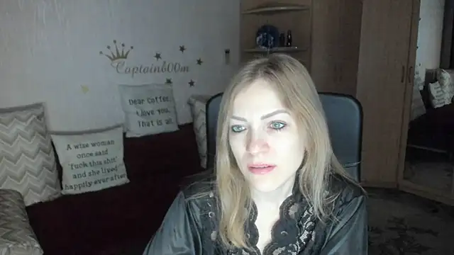 Snapshot of Tiffany_Bates chatting on October 15, 2025, 3:06 am Tiffany Bates online show from October 15, 2025, 3:06 am