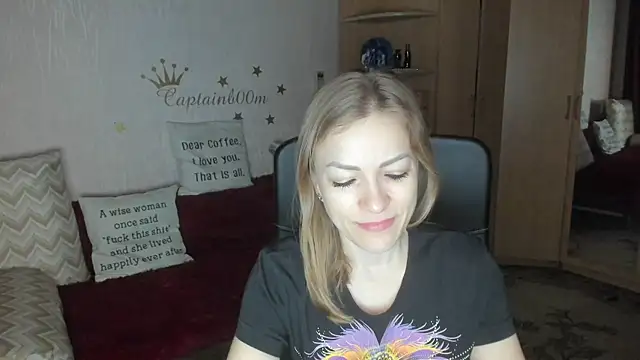 Snapshot of Tiffany_Bates chatting on October 22, 2025, 3:29 am Tiffany Bates online show from October 22, 2025, 3:29 am