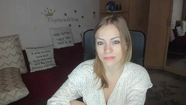 Snapshot of Tiffany_Bates chatting on November 3, 2025, 3:52 am Tiffany Bates online show from November 3, 2025, 3:52 am