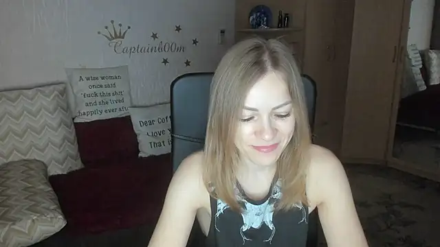 Snapshot of Tiffany_Bates chatting on November 10, 2025, 3:27 am Tiffany Bates online show from November 10, 2025, 3:27 am