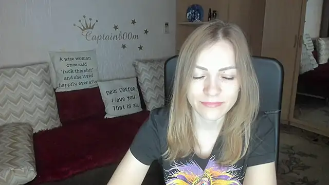 Snapshot of Tiffany_Bates chatting on November 14, 2025, 4:11 am Tiffany Bates online show from November 14, 2025, 4:11 am