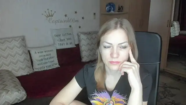 Snapshot of Tiffany_Bates chatting on November 19, 2025, 3:28 am Tiffany Bates online show from November 19, 2025, 3:28 am