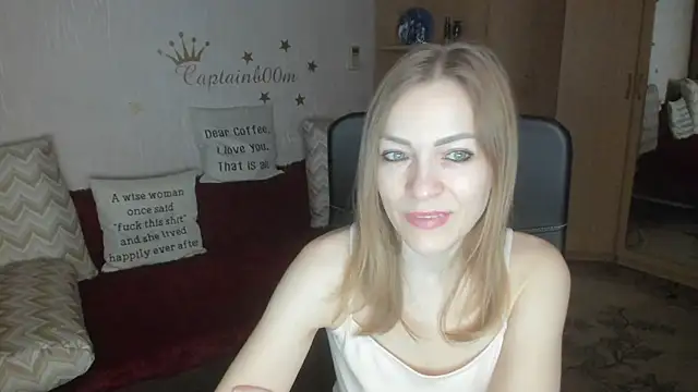 Snapshot of Tiffany_Bates chatting on November 23, 2025, 3:28 am Tiffany Bates online show from November 23, 2025, 3:28 am