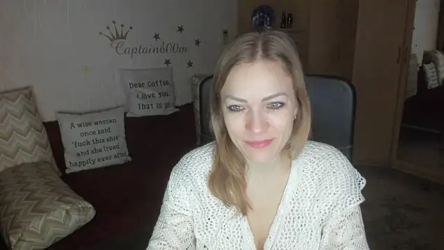 Snapshot of Tiffany_Bates chatting on November 27, 2025, 3:30 am Tiffany Bates online show from November 27, 2025, 3:30 am