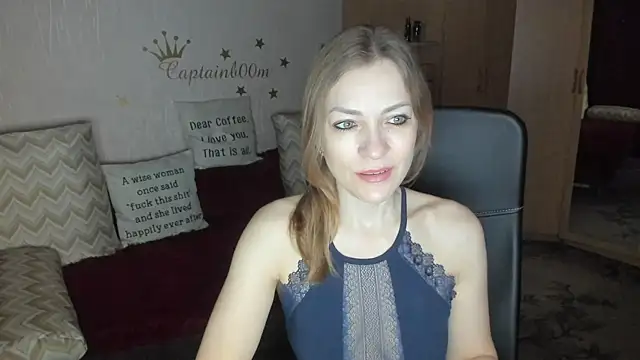 Snapshot of Tiffany_Bates chatting on December 21, 2025, 3:13 am Tiffany Bates online show from December 21, 2025, 3:13 am