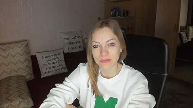 Snapshot of Tiffany_Bates chatting on January 13, 2026, 3:01 am Tiffany Bates online show from January 13, 2026, 3:01 am