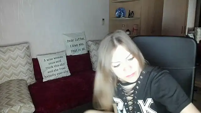 Snapshot of Tiffany_Bates chatting on January 14, 2026, 3:23 am Tiffany Bates online show from January 14, 2026, 3:23 am