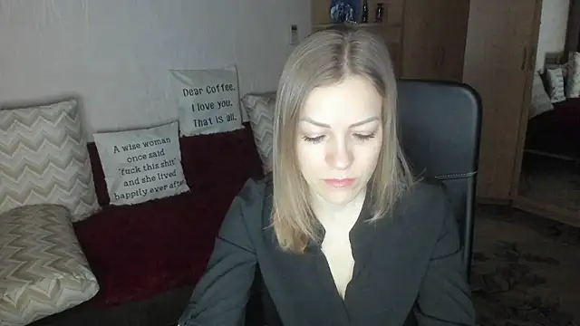 Snapshot of Tiffany_Bates chatting on February 4, 2026, 3:23 am Tiffany Bates online show from February 4, 2026, 3:23 am