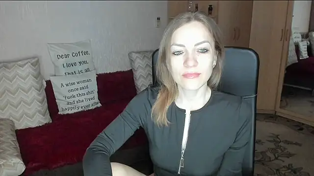 Snapshot of Tiffany_Bates chatting on March 7, 2026, 3:25 am Tiffany Bates online show from March 7, 2026, 3:25 am