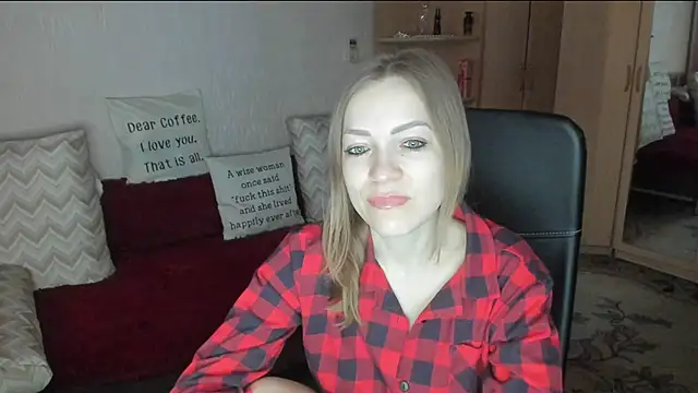 Snapshot of Tiffany_Bates chatting on March 9, 2026, 3:32 am Tiffany Bates online show from March 9, 2026, 3:32 am