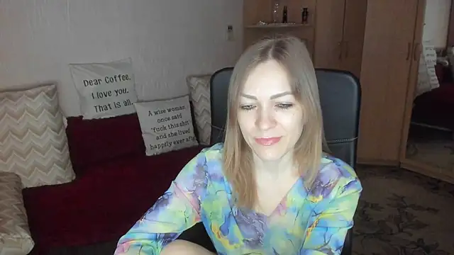 Snapshot of Tiffany_Bates chatting on March 10, 2026, 4:06 am Tiffany Bates online show from March 10, 2026, 4:06 am