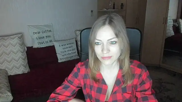 Snapshot of Tiffany_Bates chatting on March 18, 2026, 3:20 am Tiffany Bates online show from March 18, 2026, 3:20 am