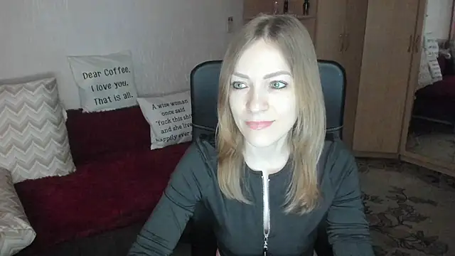 Snapshot of Tiffany_Bates chatting on April 1, 2026, 9:54 am Tiffany Bates online show from April 1, 2026, 9:54 am