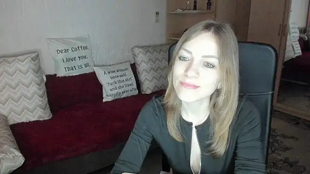 Snapshot of Tiffany_Bates chatting on April 1, 2026, 1:41 pm Tiffany Bates online show from April 1, 2026, 1:41 pm