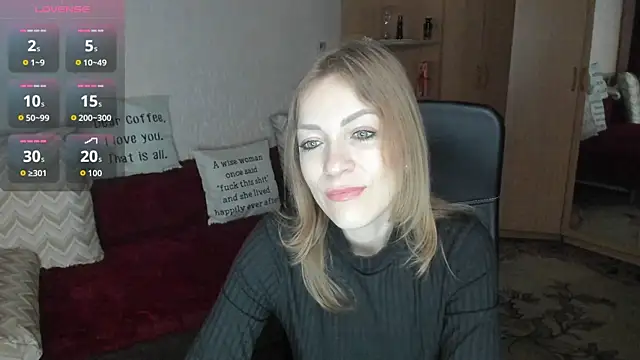 Snapshot of Tiffany_Bates chatting on April 14, 2026, 3:34 am Tiffany Bates online show from April 14, 2026, 3:34 am