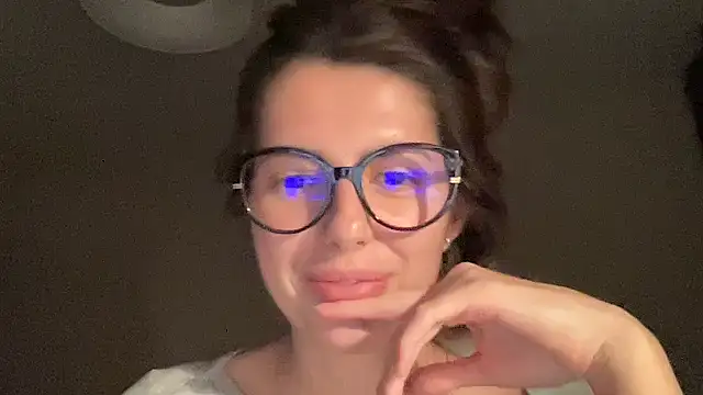 Snapshot of Felirayya chatting on October 24, 2025, 9:22 pm Felirayya online show from October 24, 2025, 9:22 pm